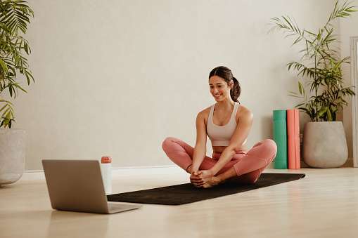 online yoga teaching image